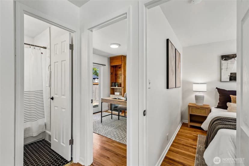 Property photo for 9227 Palatine Avenue N, Seattle photo 11