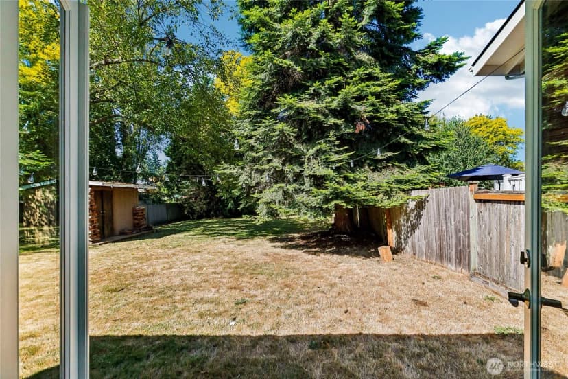 Property photo for 9227 Palatine Avenue N, Seattle photo 21
