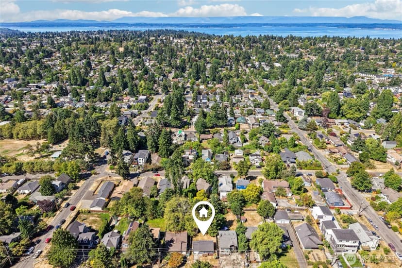 Property photo for 9227 Palatine Avenue N, Seattle photo 24