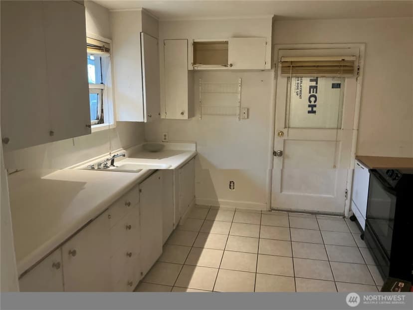 Property photo for 8007 215th Street Sw, Edmonds photo 5