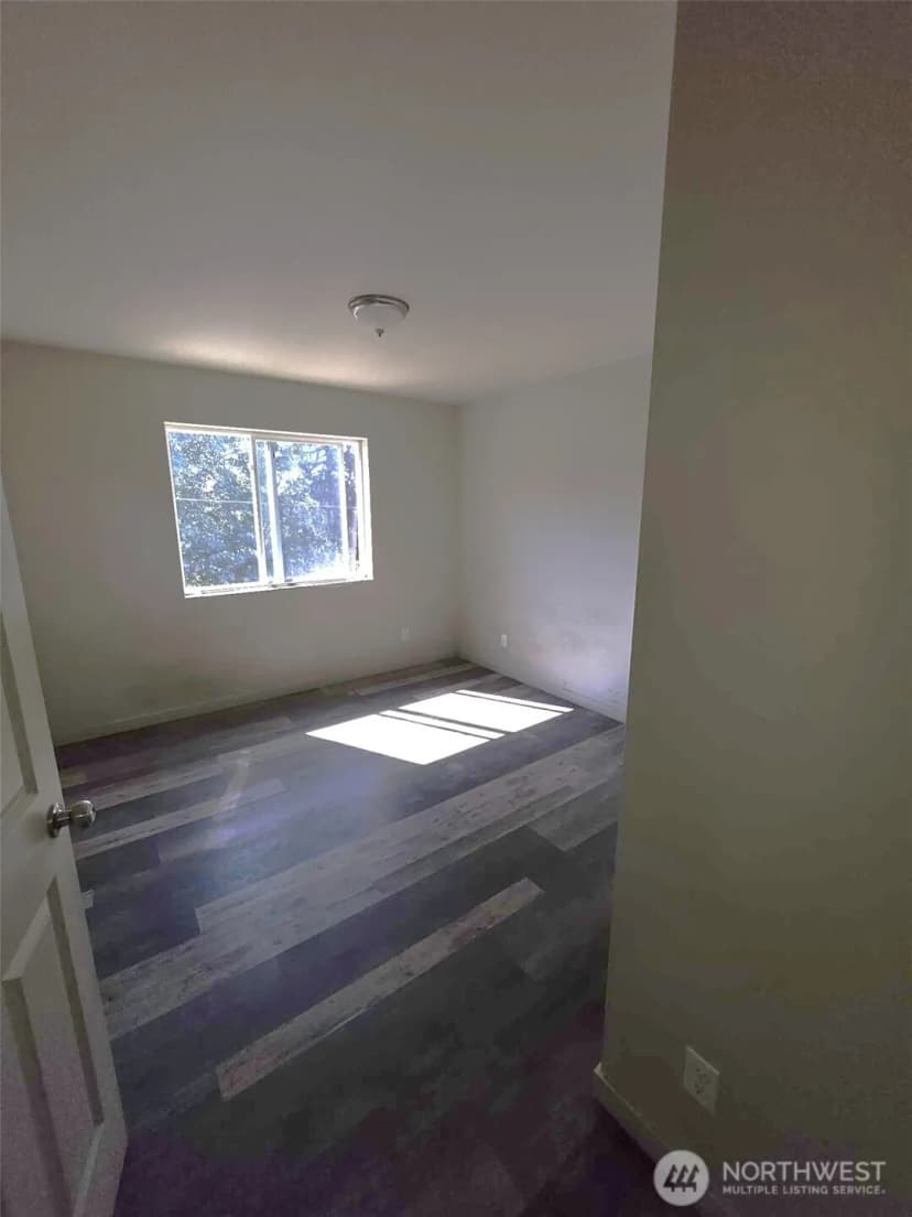 Property photo for 3704 W F Street, Bremerton photo 29