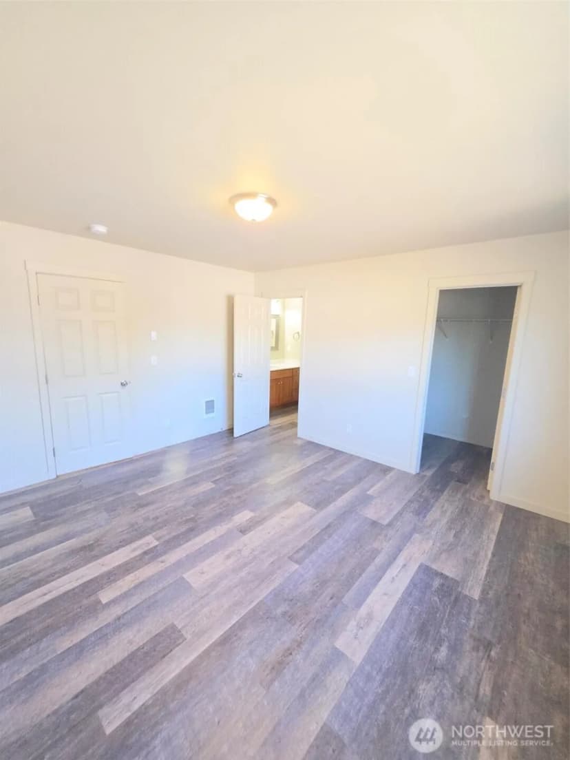 Property photo for 3704 W F Street, Bremerton photo 19