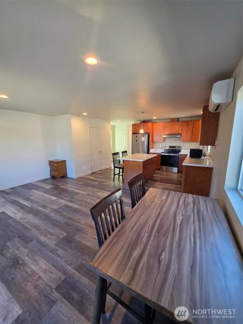 Property photo for 3704 W F Street, Bremerton photo 6