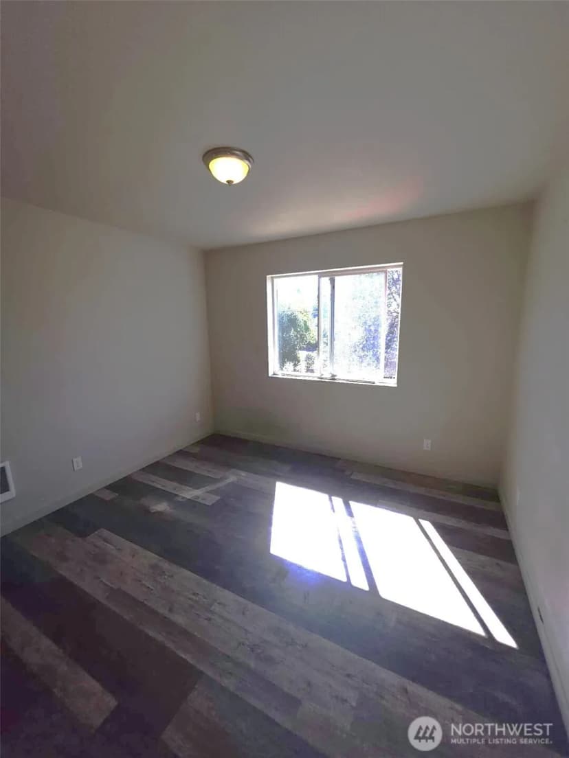 Property photo for 3704 W F Street, Bremerton photo 26