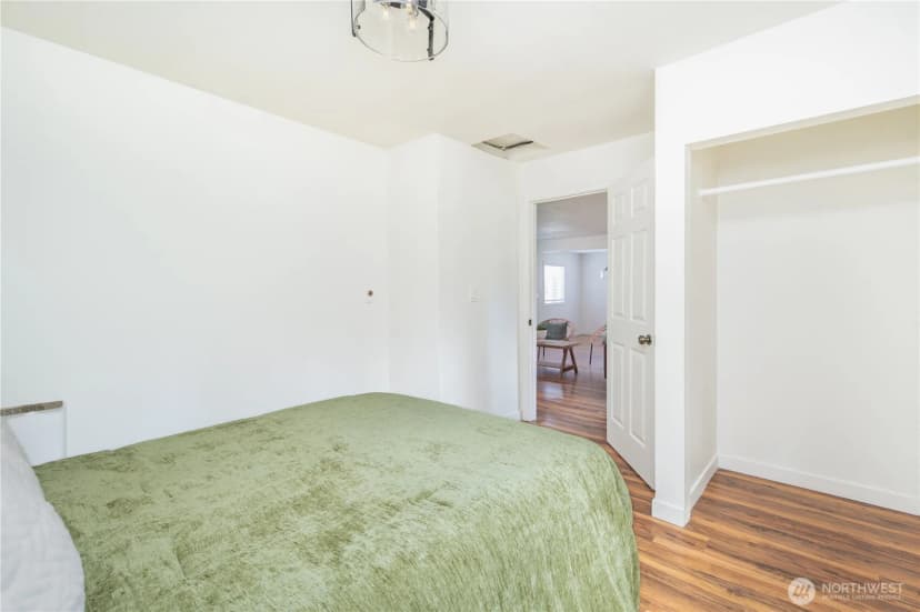 Property photo for 9028 Highland Avenue Sw, Lakewood photo 12