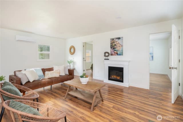 Property photo for 9028 Highland Avenue Sw, Lakewood photo 2