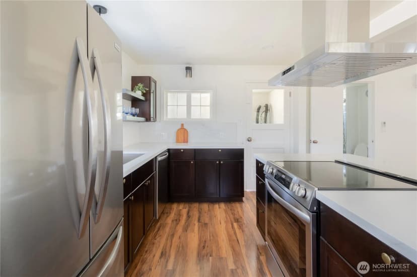 Property photo for 9028 Highland Avenue Sw, Lakewood photo 8