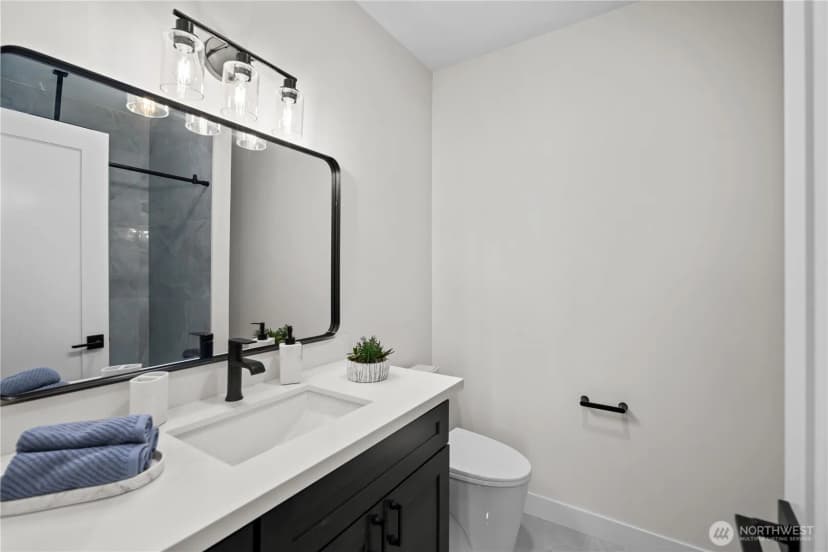 Property photo for 15705 62nd Avenue Ne, Kenmore photo 32