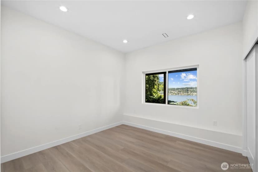 Property photo for 15705 62nd Avenue Ne, Kenmore photo 31