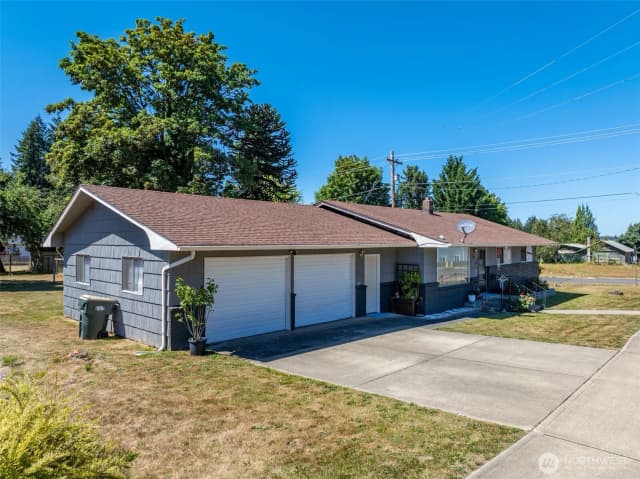 Property photo for 719 2nd Ave Ne, Napavine photo 2