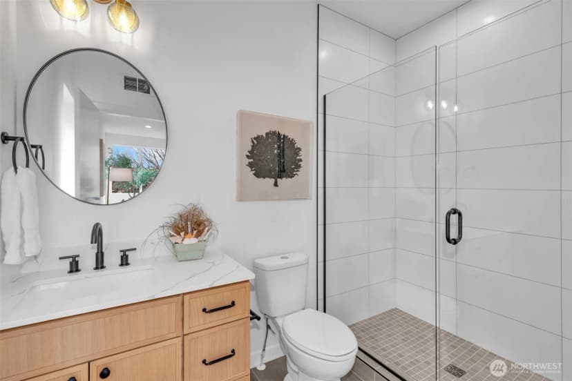 Property photo for 427 19th Avenue E, Seattle photo 15