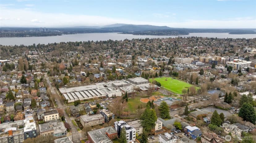 Property photo for 427 19th Avenue E, Seattle photo 32