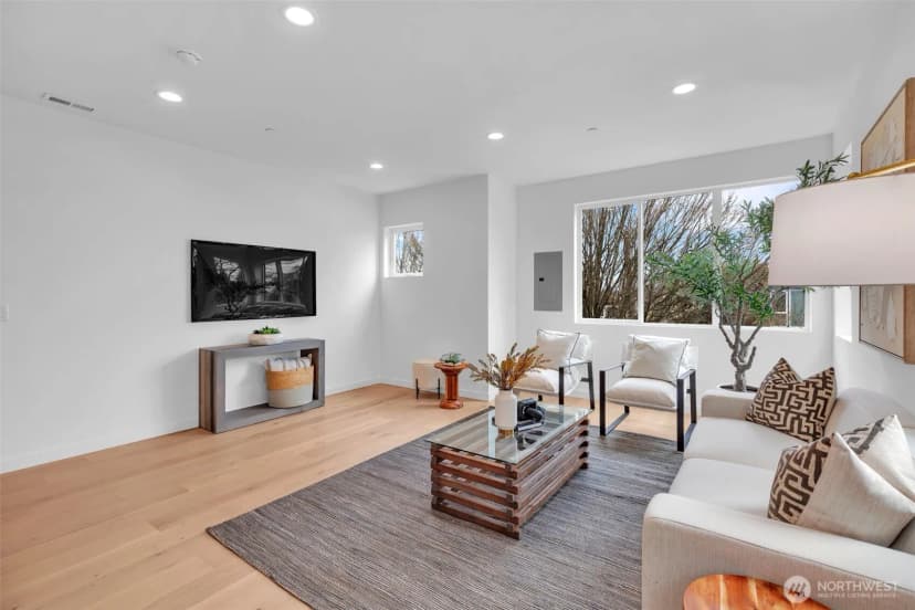 Property photo for 427 19th Avenue E, Seattle photo 13