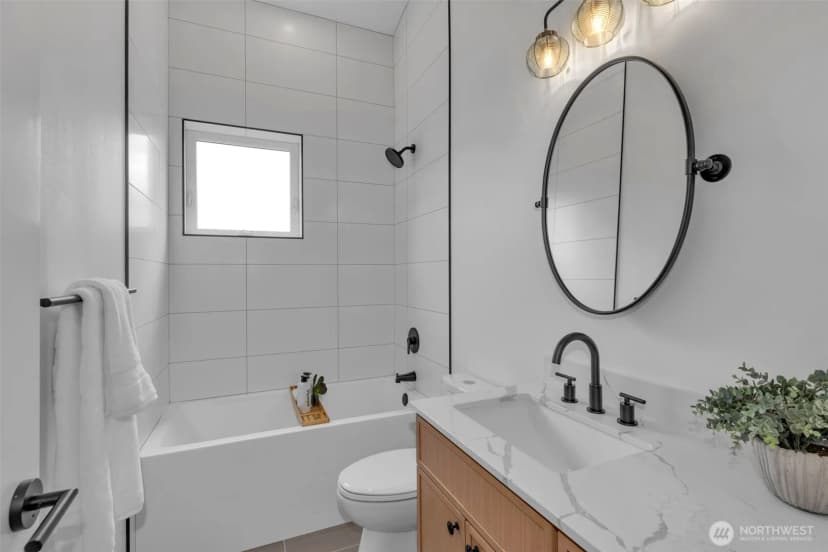 Property photo for 427 19th Avenue E, Seattle photo 24