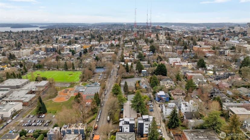 Property photo for 427 19th Avenue E, Seattle photo 31