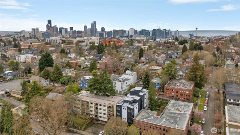 Property photo for 427 19th Avenue E, Seattle photo 35