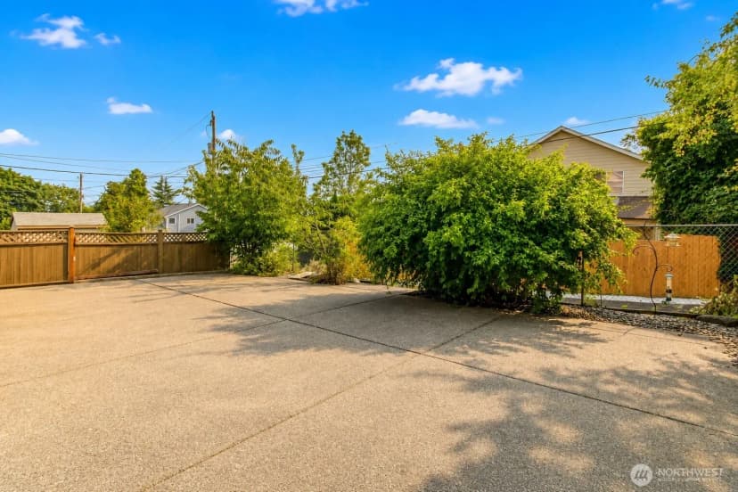 Property photo for 13336 35th Avenue S, Tukwila photo 29