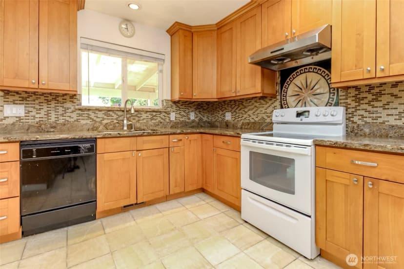 Property photo for 13336 35th Avenue S, Tukwila photo 10