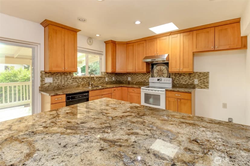 Property photo for 13336 35th Avenue S, Tukwila photo 12