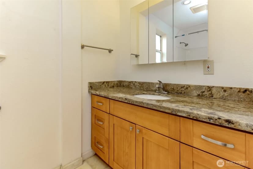 Property photo for 13336 35th Avenue S, Tukwila photo 19