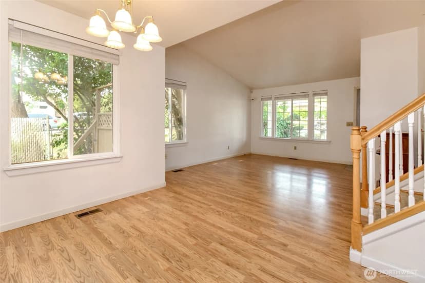 Property photo for 13336 35th Avenue S, Tukwila photo 7