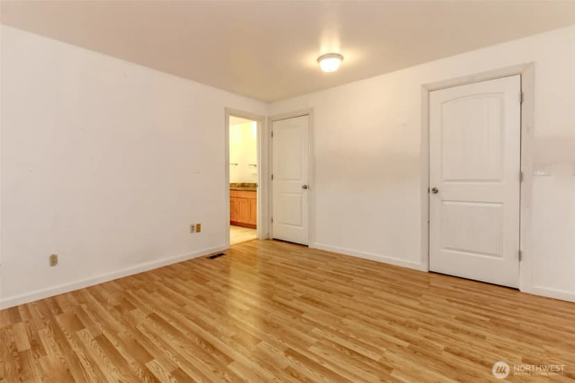 Property photo for 13336 35th Avenue S, Tukwila photo 18