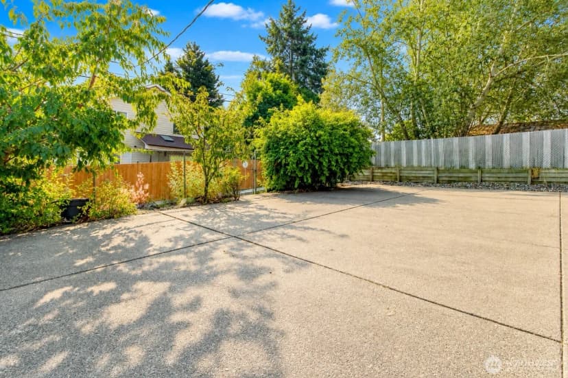 Property photo for 13336 35th Avenue S, Tukwila photo 30