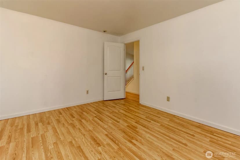 Property photo for 13336 35th Avenue S, Tukwila photo 17