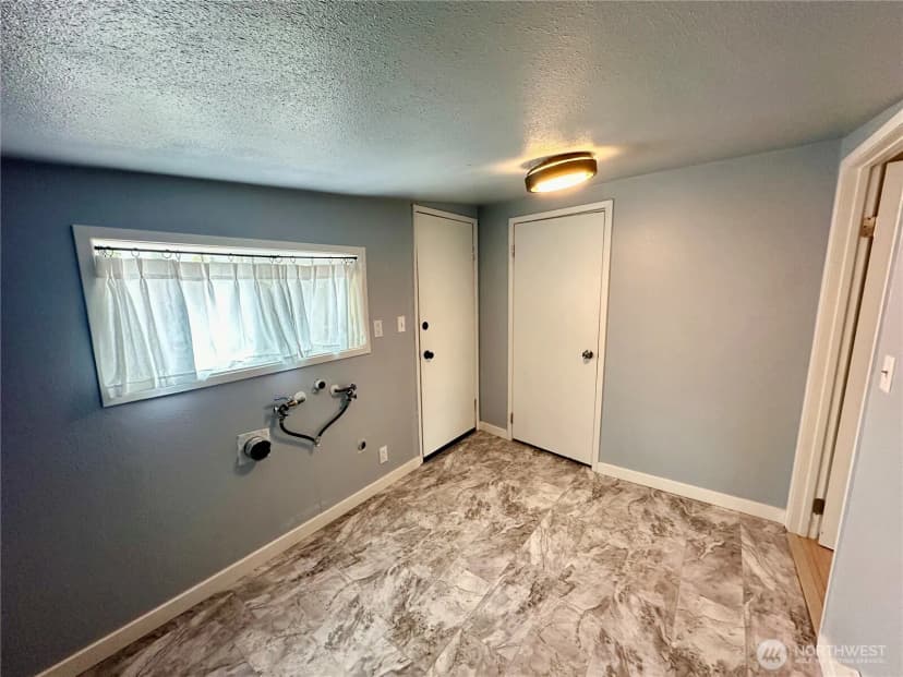 Property photo for 1217 Orting Kapowsin Highway E, Orting photo 24
