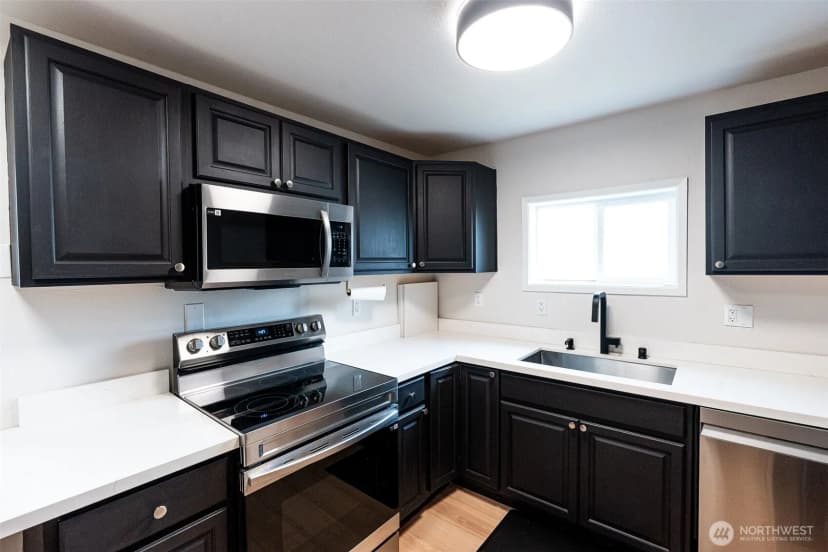 Property photo for 1217 Orting Kapowsin Highway E, Orting photo 9