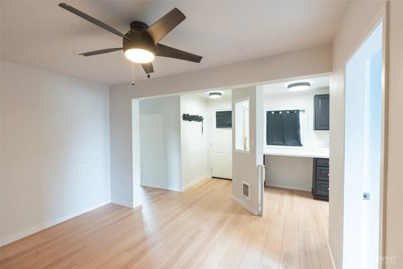 Property photo for 1217 Orting Kapowsin Highway E, Orting photo 4