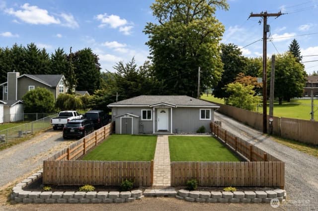 Property photo for 1217 Orting Kapowsin Highway E, Orting