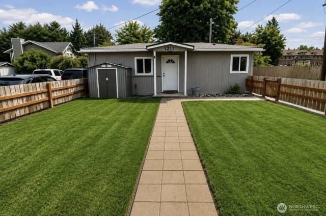 Property photo for 1217 Orting Kapowsin Highway E, Orting photo 2