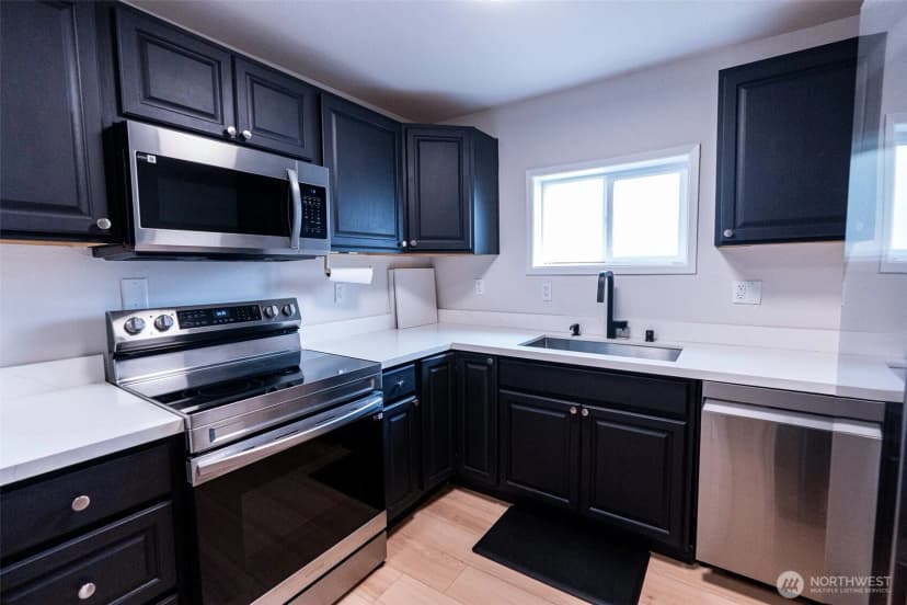 Property photo for 1217 Orting Kapowsin Highway E, Orting photo 8