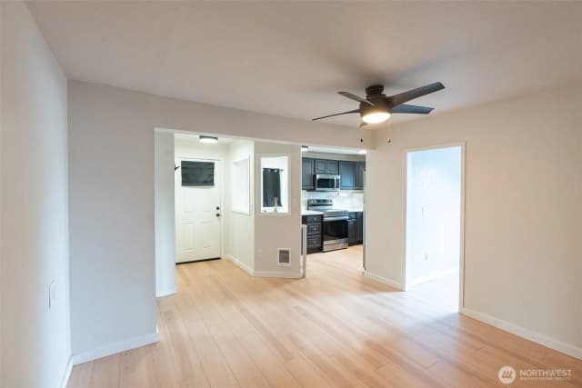 Property photo for 1217 Orting Kapowsin Highway E, Orting photo 3