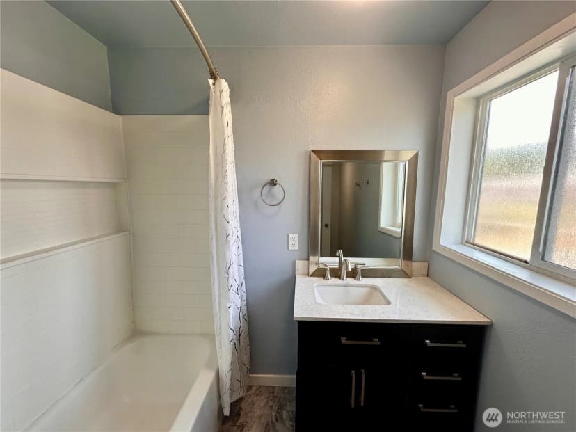 Property photo for 1217 Orting Kapowsin Highway E, Orting photo 15