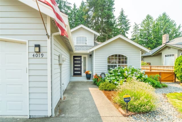 Property photo for 4019 Ne 17th Street, Renton photo 3