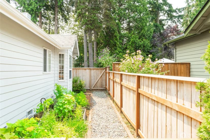 Property photo for 4019 Ne 17th Street, Renton photo 10