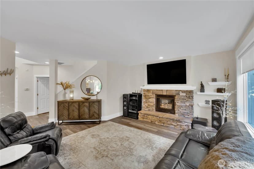 Property photo for 17304 Parkside Way Se, Renton photo 9
