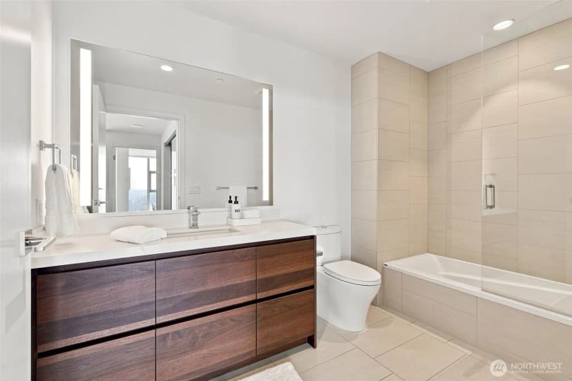Property photo for 188 Bellevue Way Ne #1906, Bellevue photo 11