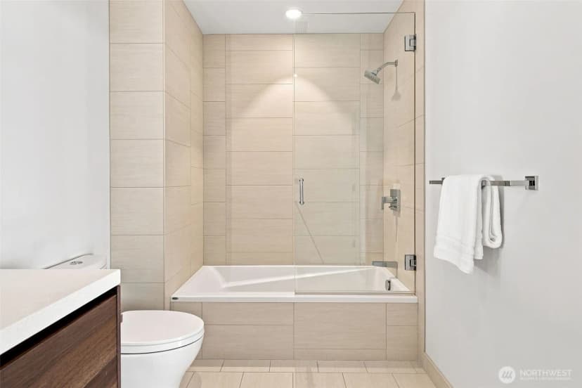 Property photo for 188 Bellevue Way Ne #1906, Bellevue photo 10