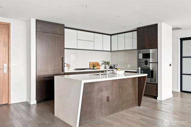 Property photo for 188 Bellevue Way Ne #1906, Bellevue photo 4