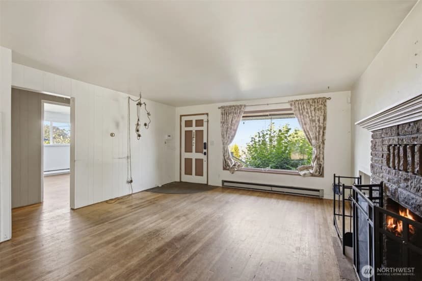 Property photo for 232 Bridgeway, Everett photo 5