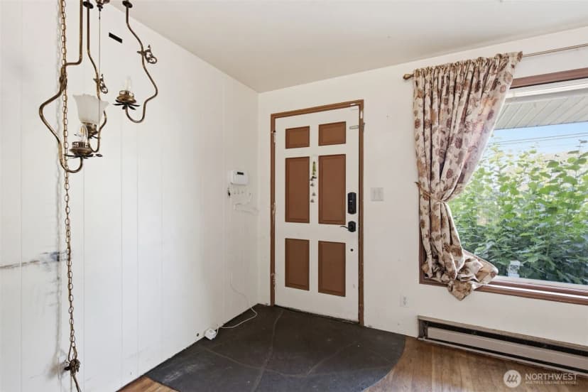 Property photo for 232 Bridgeway, Everett photo 9