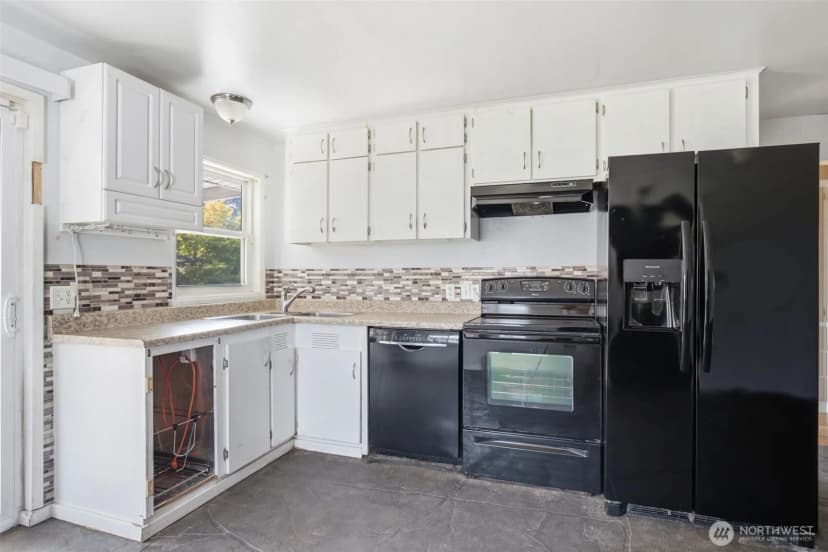 Property photo for 232 Bridgeway, Everett photo 12