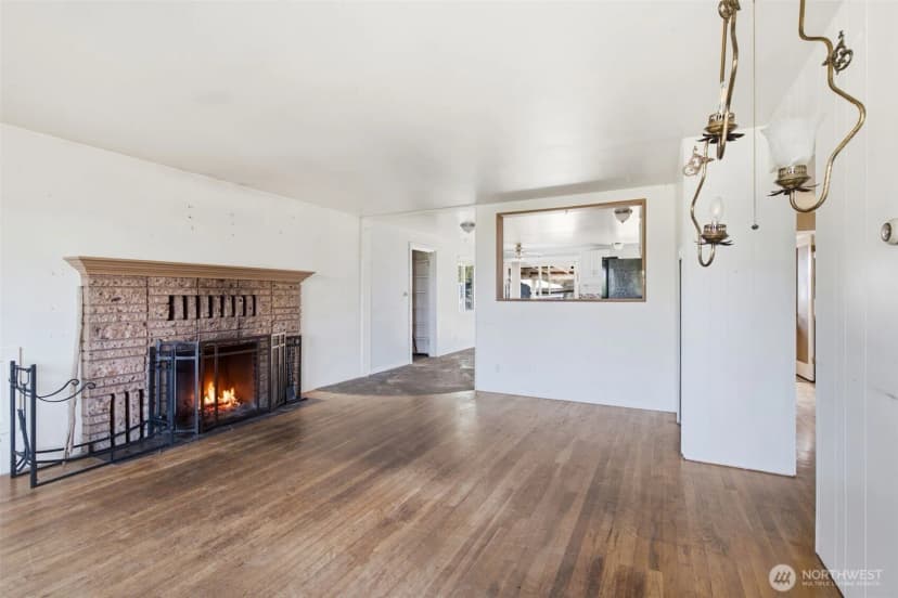 Property photo for 232 Bridgeway, Everett photo 6