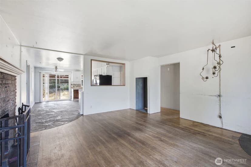 Property photo for 232 Bridgeway, Everett photo 8