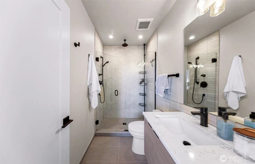 Property photo for 4308 Wallingford Avenue N #c, Seattle photo 28