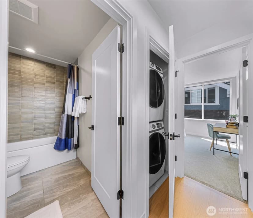 Property photo for 4308 Wallingford Avenue N #c, Seattle photo 18