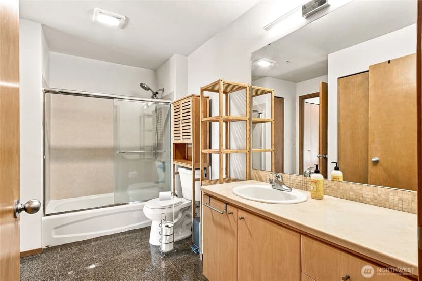 Property photo for 412 11th Avenue #303, Seattle photo 13
